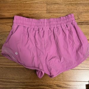 Lululemon Hotty Hot 2.5” Low Rise Shorts